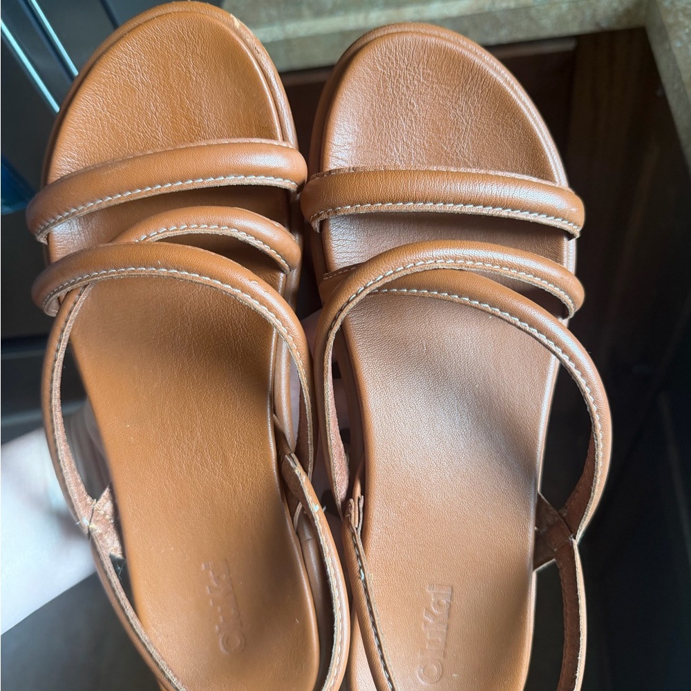 Olukai Women's Tan Tiare strappy Sandals